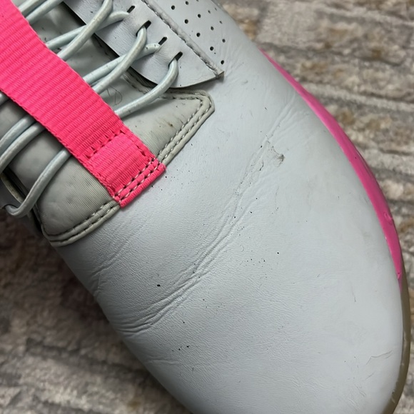 Shoes - Picture 6 of 7